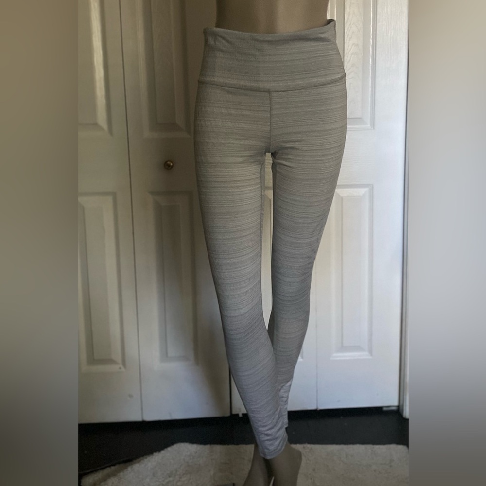 Athleta Chaturanga Jacquard Leggings Women’s Gray White Textured High Rise Sze S